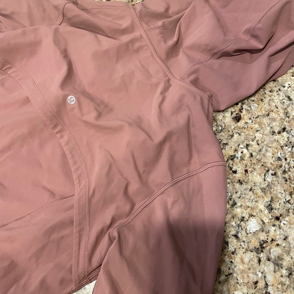 Lululemon Athletica Zip-Up Jacket in Dusty Pink - Picture 4 of 6